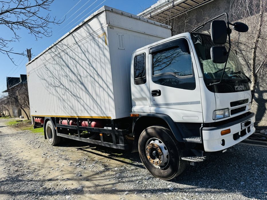 Isuzu Yuk mashinasi