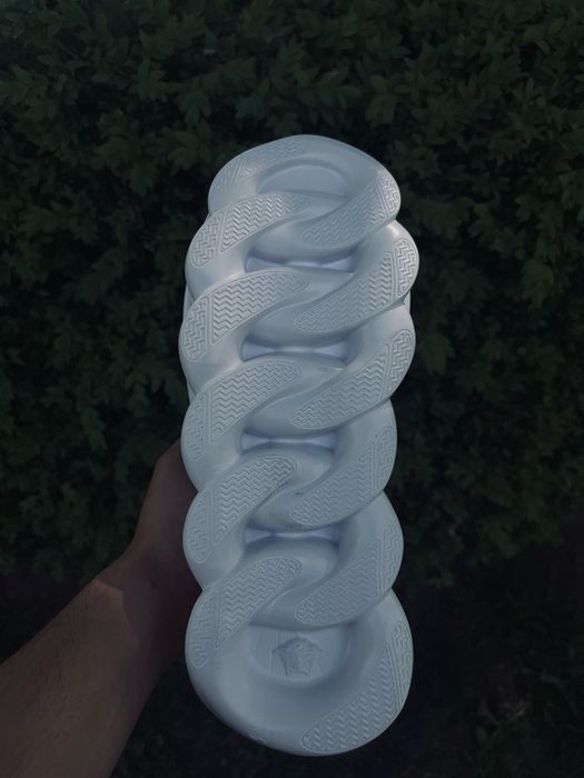 Versace Chain Reaction