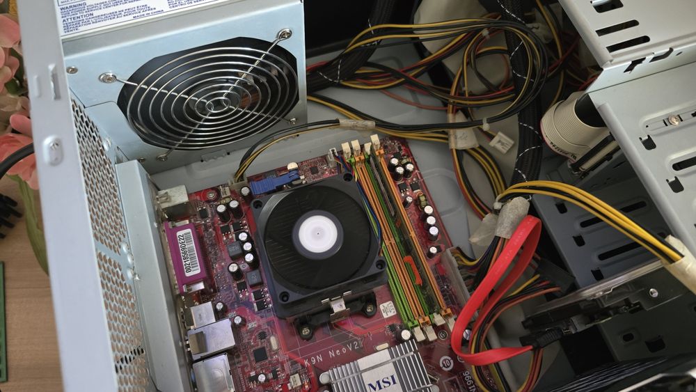 Компютър с монитор