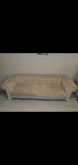 Canapea tip Chesterfield