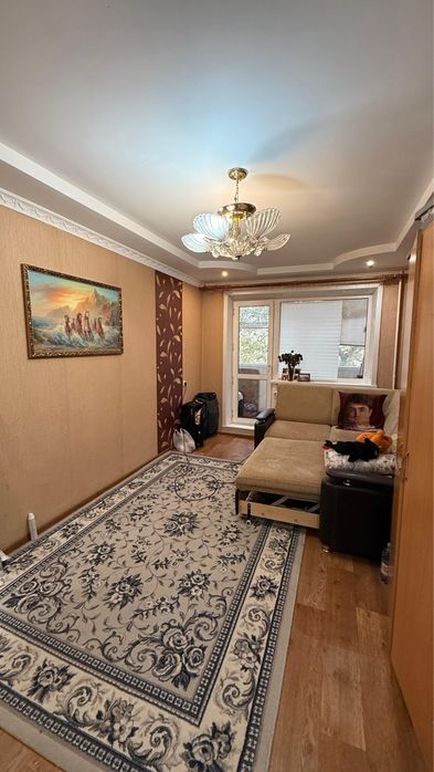 Девушка на подселение