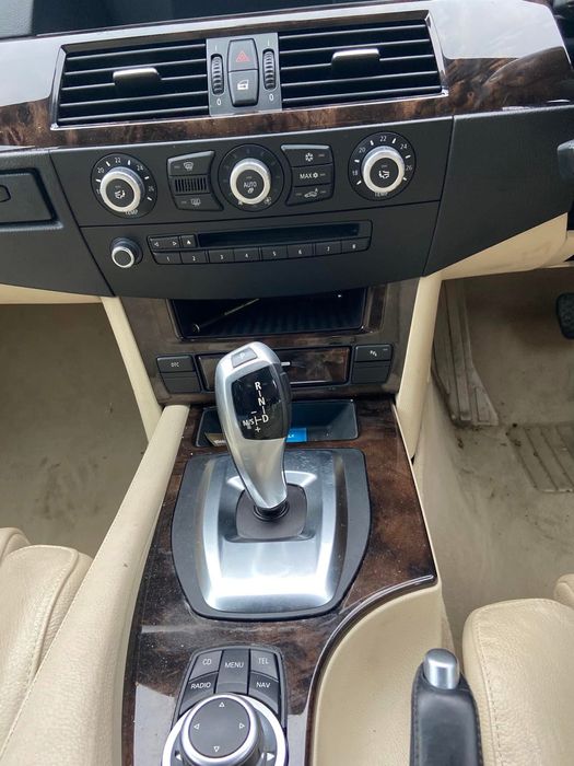 Dezmembrez BMW 520d LCI an 2009 M motor 2.0d 177cp Automat jante 135 M