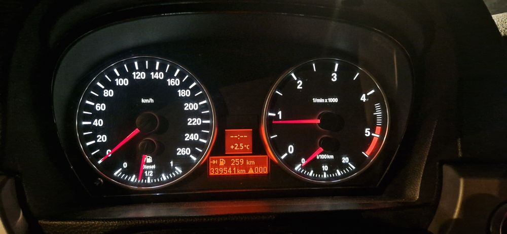 Schimb leduri Ceasuri bord Bmw montaj navigații