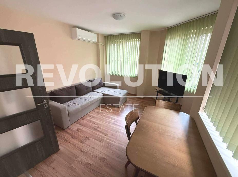 Двустаен апартамент в района на Колхозен пазар!