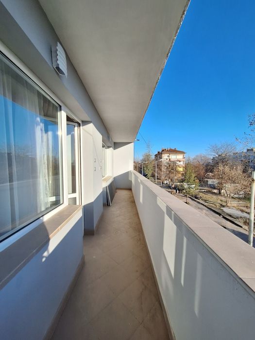 Продава се Тристаен апартамент в Чирпан - 122 кв.м за 681 €/кв.м - Снимка #11