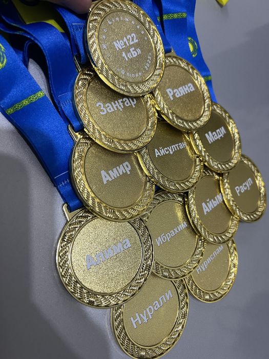 Кубки медали стекло