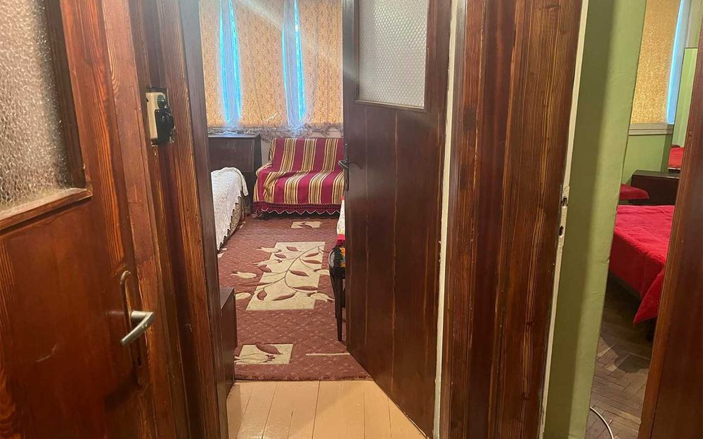 Продава се Четиристаен апартамент в Търговище, Център - 120 кв.м за 1275 €/кв.м - Снимка #3