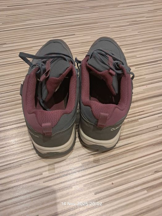 Adidasi Decathlon, mas 38