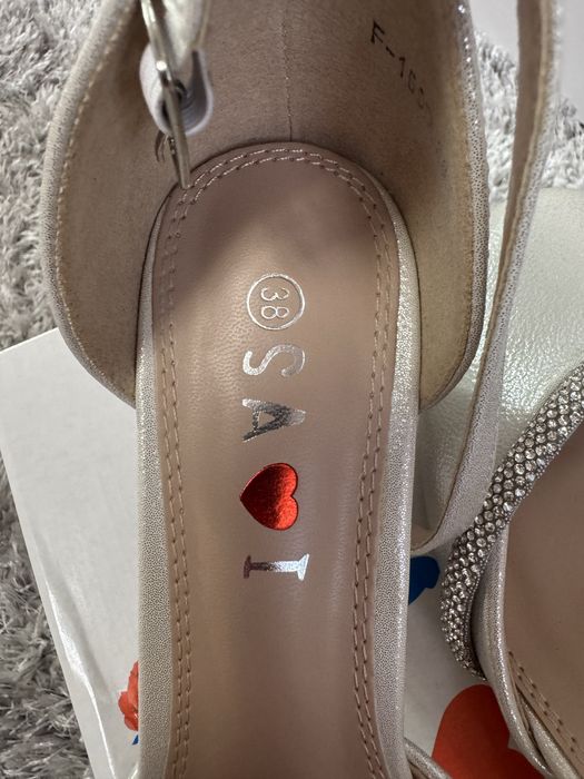 Официални обувки в сребърно