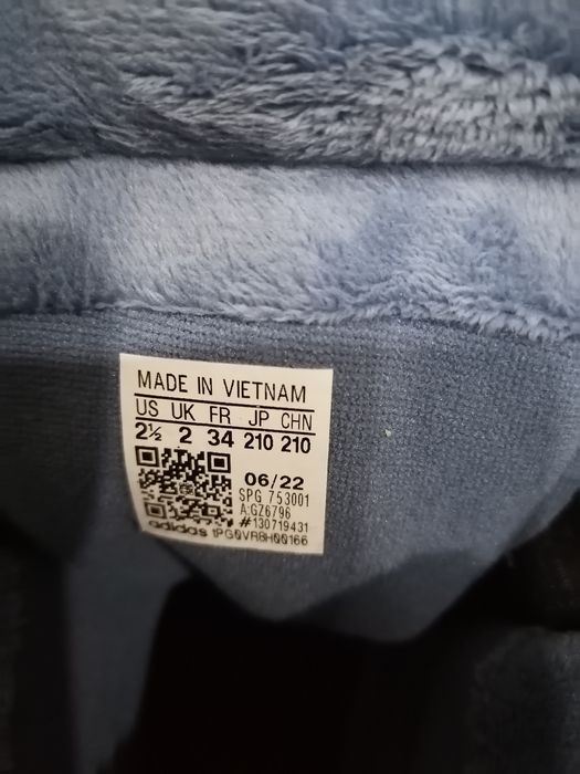 Нови ботушки Адидас