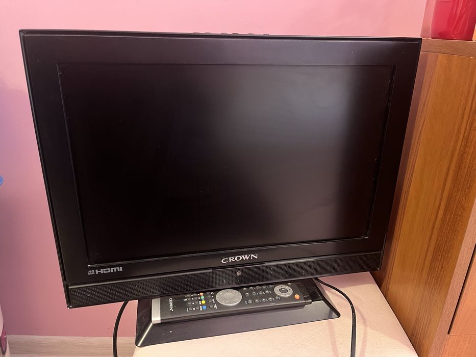 Телевизор Crown, 19 инча