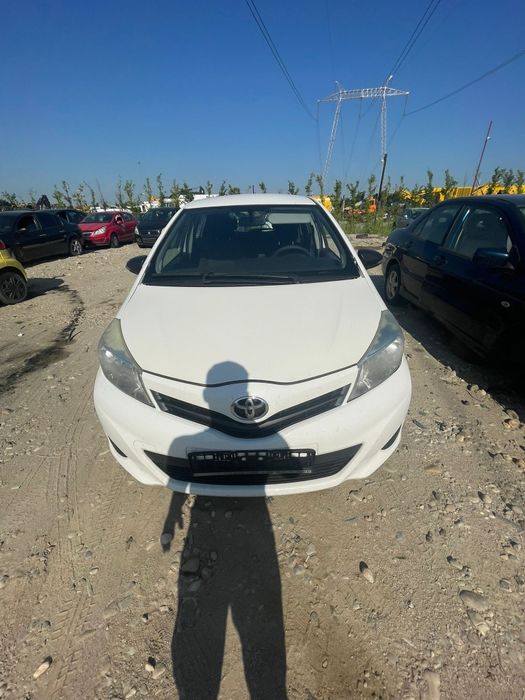 Faruri toyota yaris 2011-2014