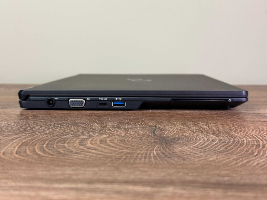 Лаптоп Fujitsu LifeBook U7410 i5-10310U/8GB/256GB SSD/ 14"FullHD/HDMI