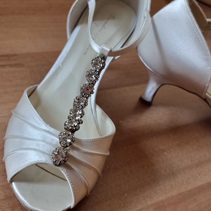 Булчински обувки на ток от сатен, размер 37 (бели сватбени сандали)