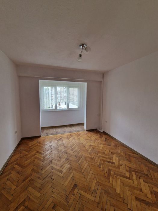 Дава се под наем Тристаен апартамент в София, Толстой - 65 кв.м за 586.5 € - Снимка #3