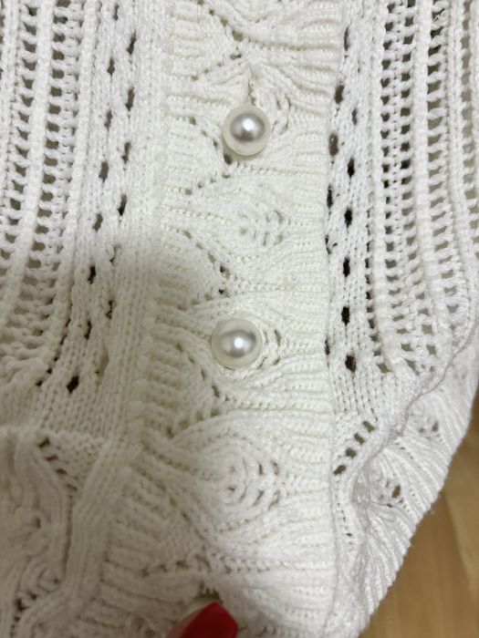 Бяла плетена зимна жилетка  fashionroom