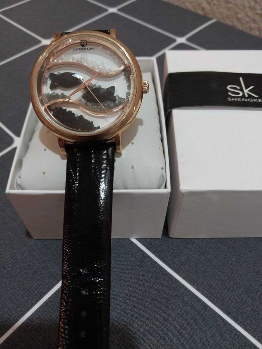 Продаются часы женские