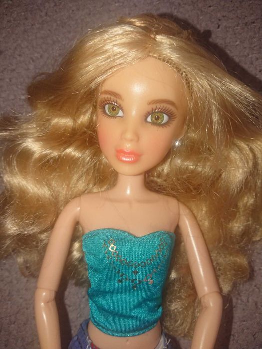 Кукла от серията LIV/Лив