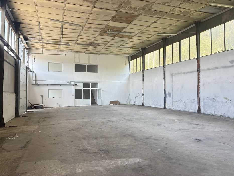 Отдавам пмещения под наем в индустриална зона