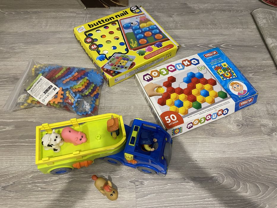 Развивающие игрушки мозаика, конструктор , машинка