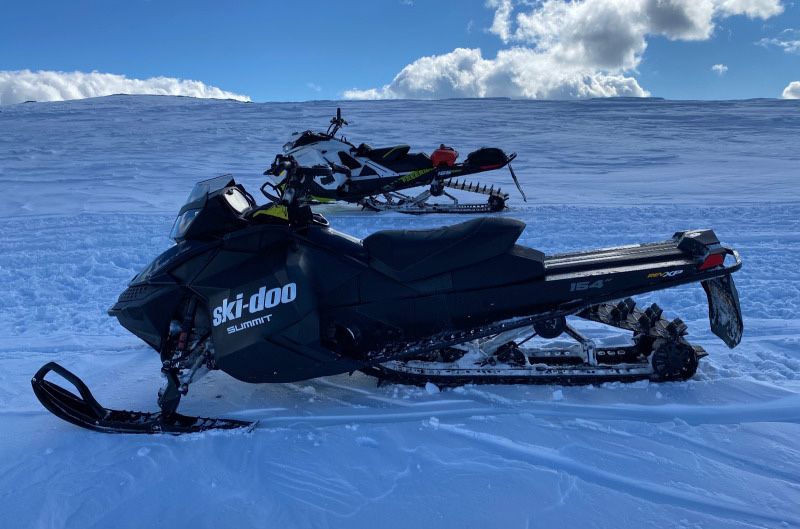 Моторна шейна Ski Doo Summit Rotax 800R E-tec