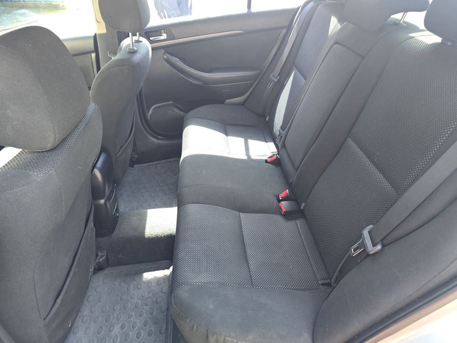 Toyota avensis 1.8 gaz