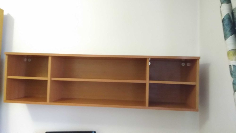 Raft biblioteca de perete etajera suspendata din PAL