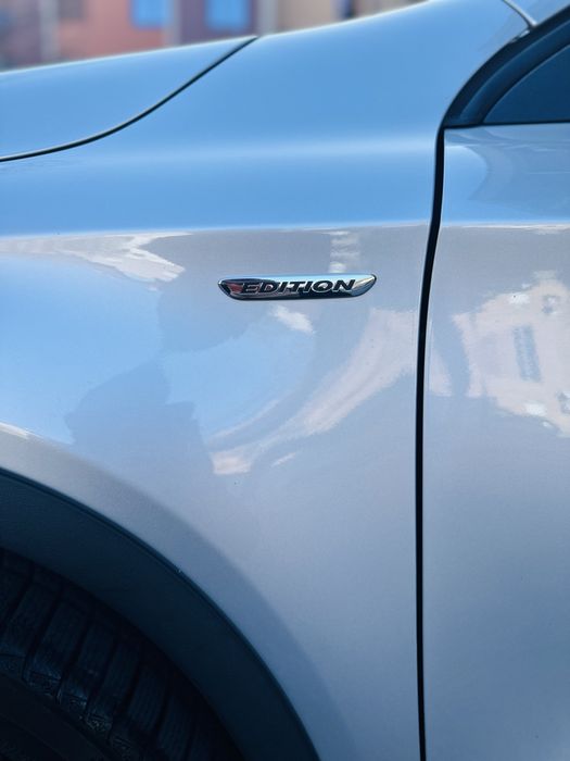 GLA220 / Face / AMG Line / Edition / Harman Kardon / Panorama / Full