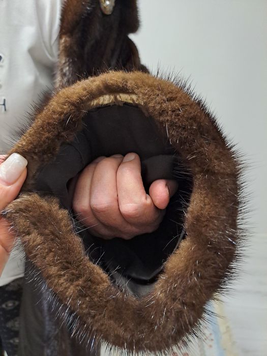 Продам норковую шубу