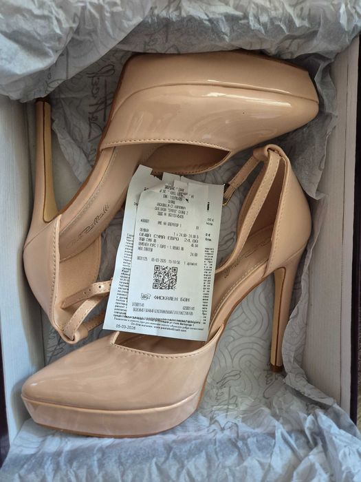 Елегантни обувки с ток