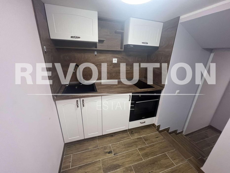 Дава се под наем Двустаен апартамент в Варна, Център - 38 кв.м за 350 € - Снимка #1