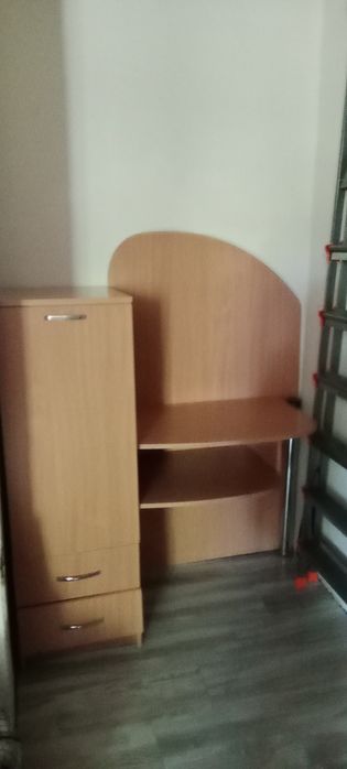 Отдам в дар компьютерный стол