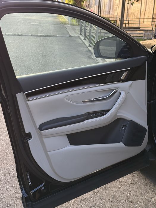BYD song plus Flagship