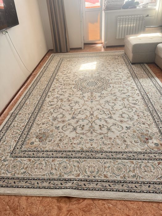 Продам ковер в хорошем состояний