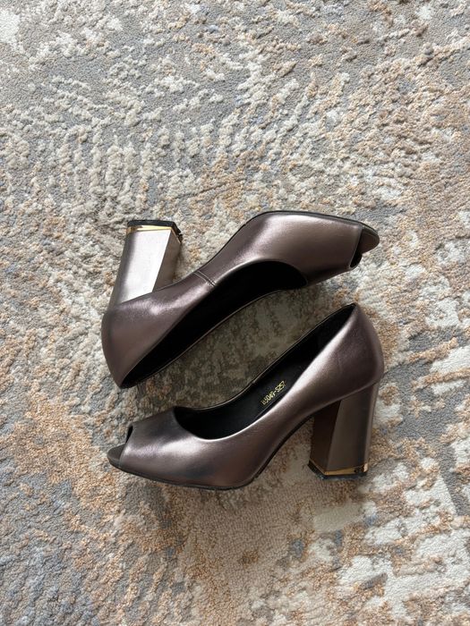 Продам Туфли и кроссовки