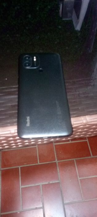 Продаю телефон redmi a 3+