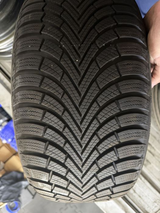 4 бр. зимни гуми Maxxis 225/40 R18 92V XL – DOT 2024 – Като нови