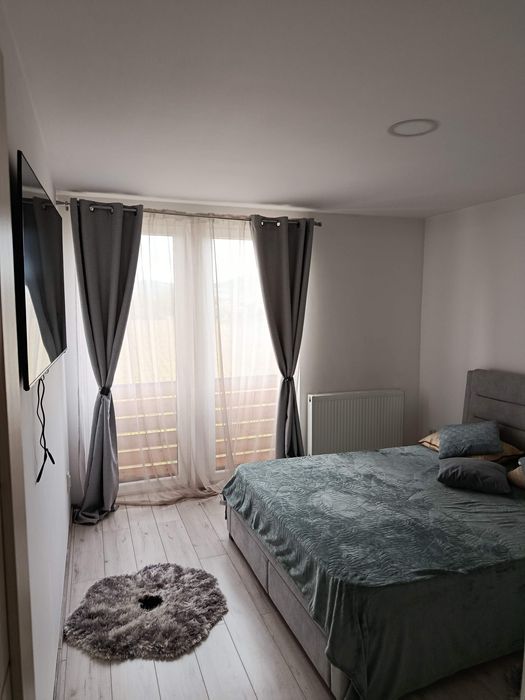 Închiriez apartament cu 2 camere Unirii