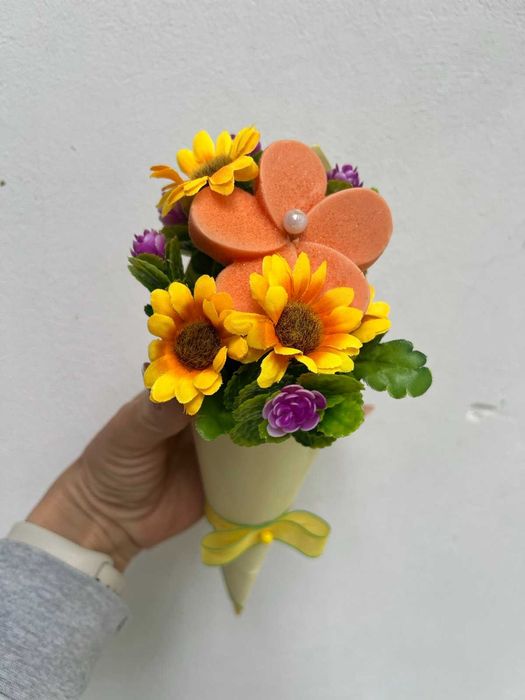 Букет с глицериново цвете