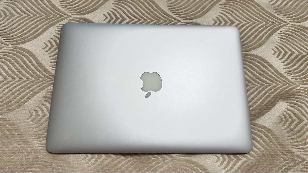 MacBook Air 13” 2015 | i5 | 4GB | 128GB |