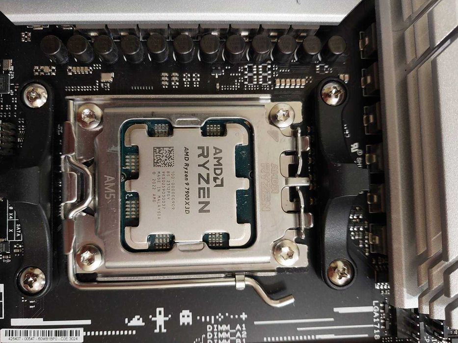 AMD Ryzn 9 7900X3D + Asus Rog Strix B650-A Gaming Wi-Fi