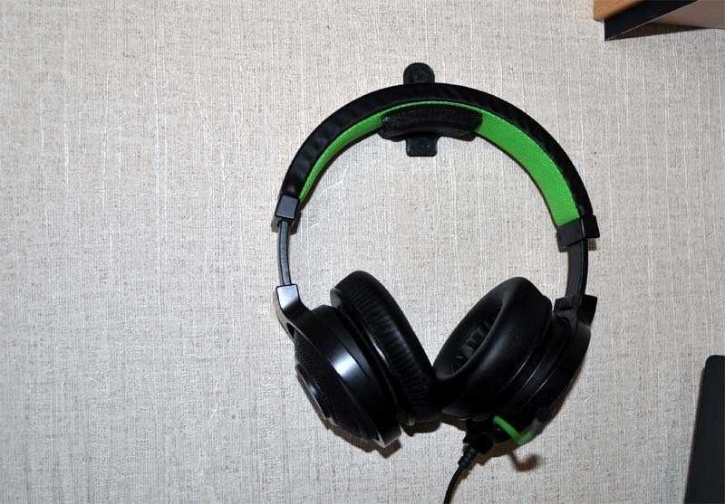 Стойка за слушалки