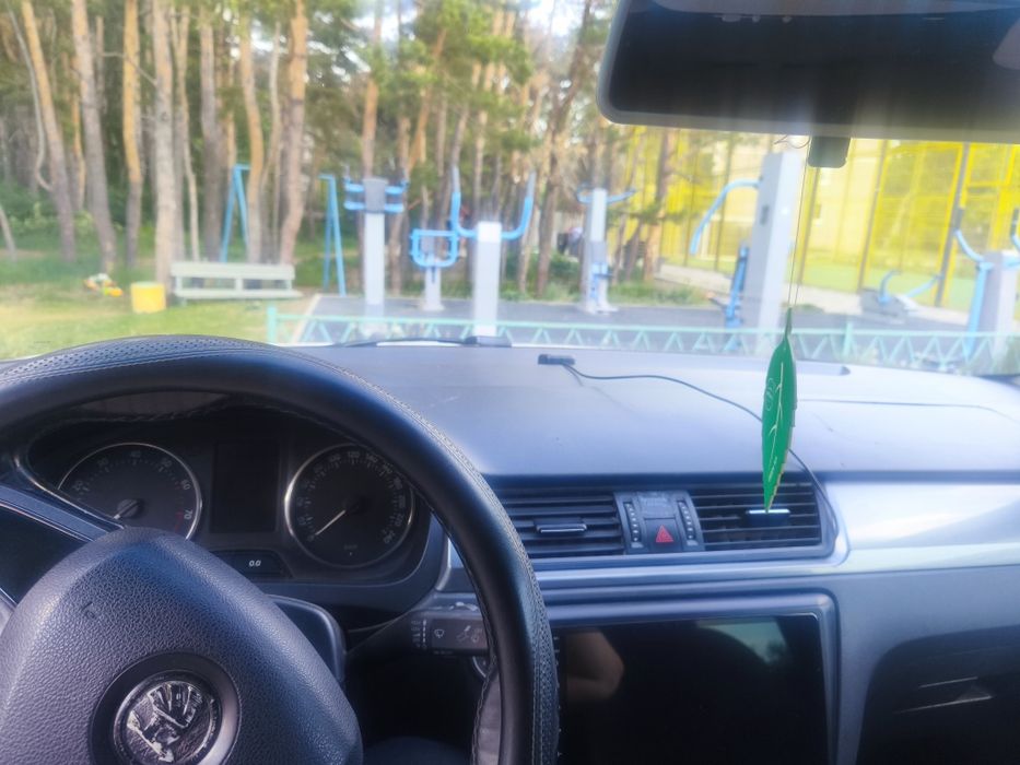 Продам авто skoda rapid