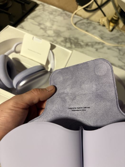 Apple AirPods Max – Culoare Mov (Purple) – Stare Excelentă