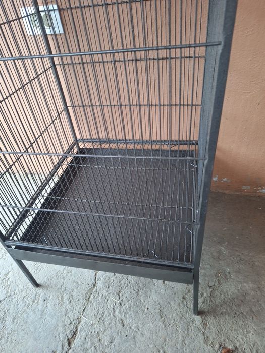 Voliera, colivie, cusca Pasari, papagali