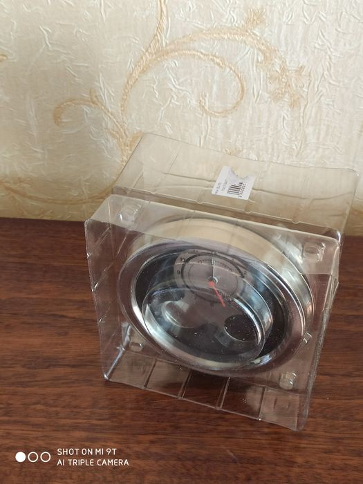 Солидные настольные часы