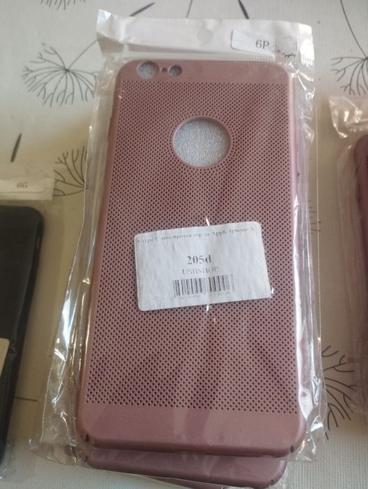 Чисто нови калъфи за телефони