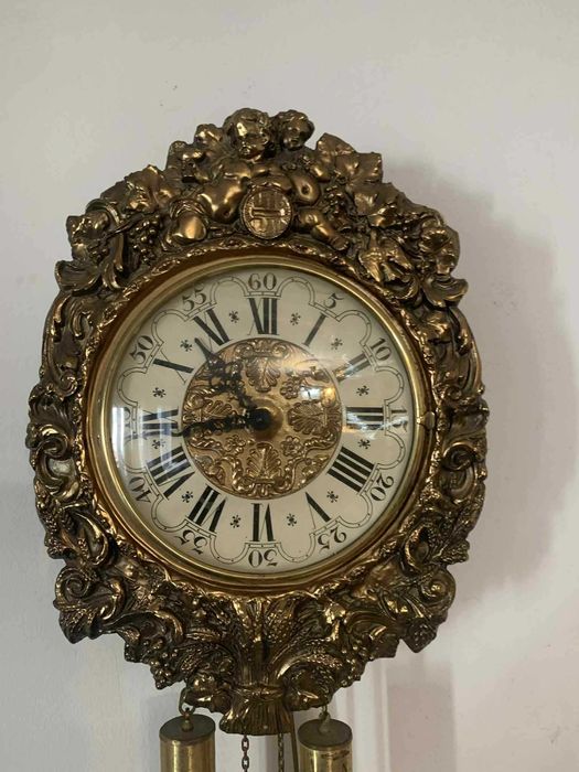 Ceas de peretecu pendula si doua greutati