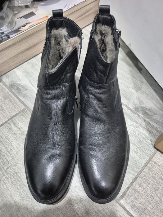 Продам натуральные кожаные сапоги