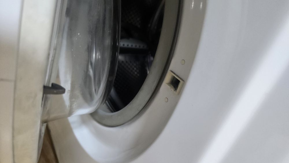 Продаётся стиральная машина Indesit